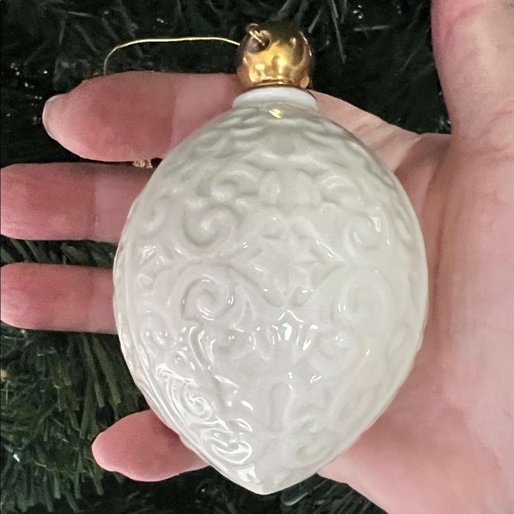 🎉Host Pick🎉Lenox 1989 Annual Ornament (Retired) - Picture 3 of 8